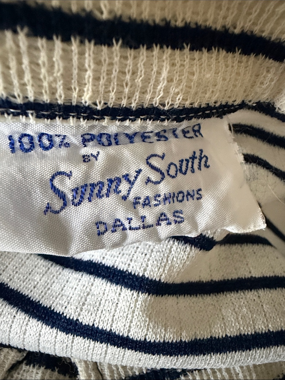 Sunny South 70’s Striped Knit Top in Cream and Navy size Medium - Picture 2 of 2
